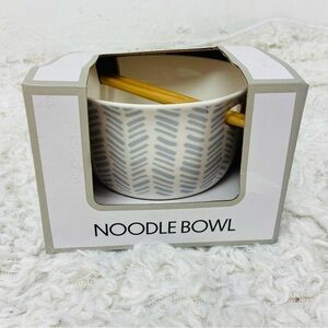 NIB Room 2 room White and Gray Noodle Bowl with Chopsticks